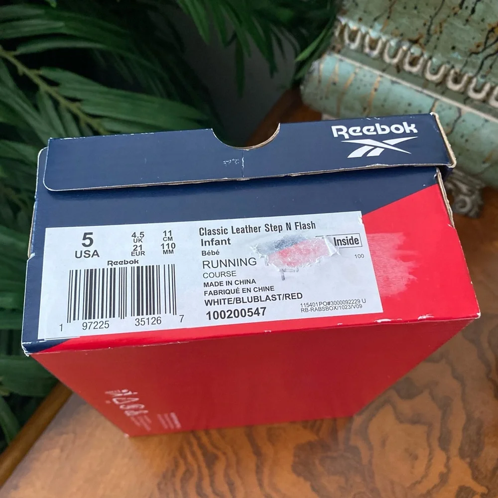 Reebok Toddler Light-Up Classic Leather Step N Flash Sneakers